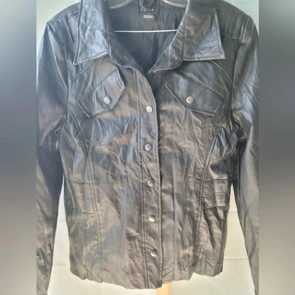 UK2LA  Black Pleather Jacket Snaps Long Sleeves Pockets Large - Picture 2 of 6